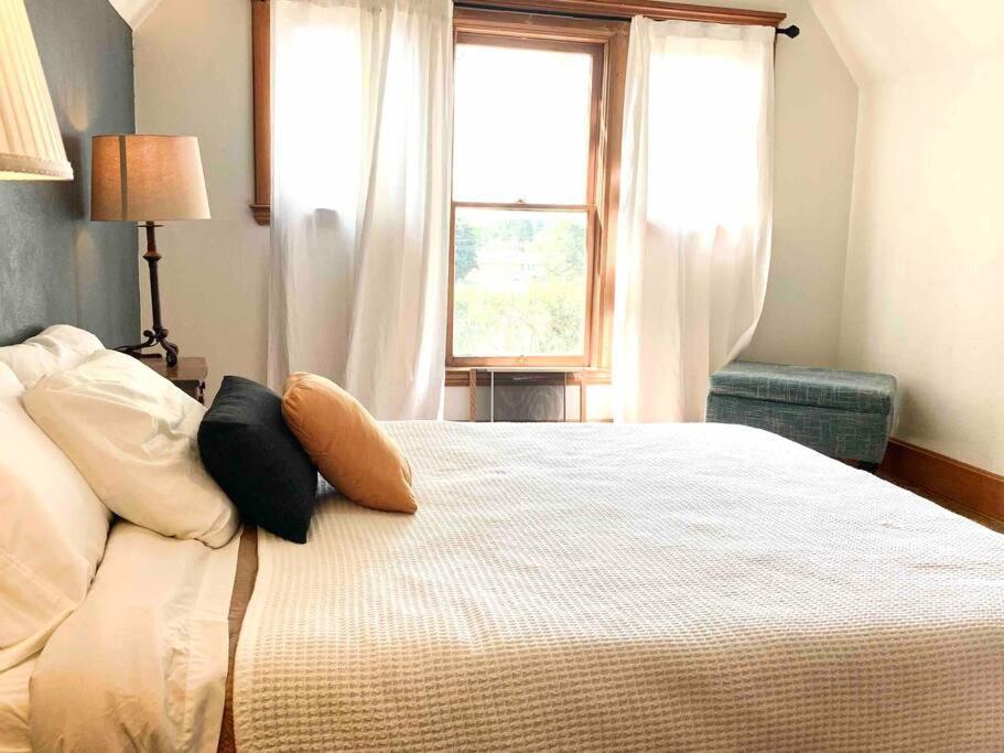 Victorian Guest Getaway-20Mins To Glacier National Park-10Mins To Airport! Columbia Falls Kültér fotó